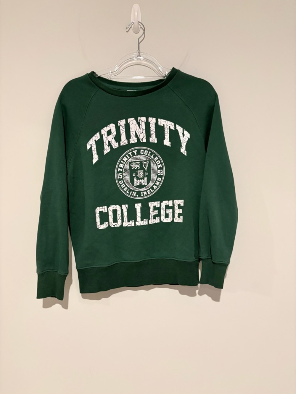 Trinity College Ireland Seal sweatshirt Green and White Raglan Sleeves size XS